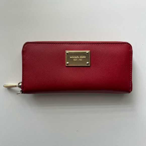 Michael Kors Jet Set Wallet - Picture 1 of 10